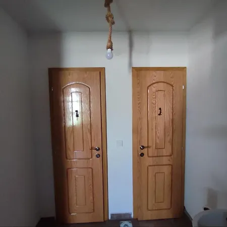 House Of Poposka Kuka Lodge *